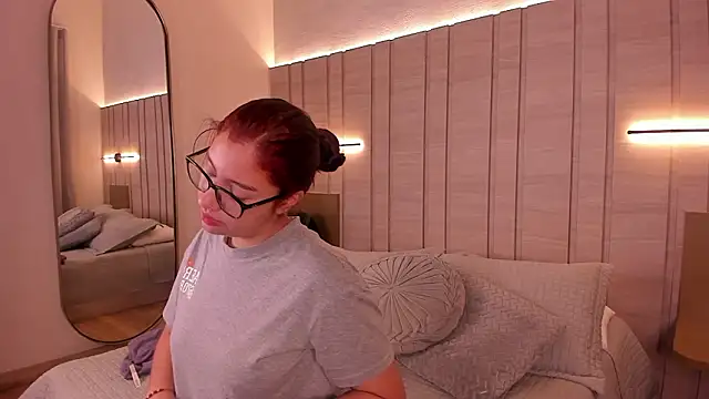 Zoe Mendez online show from February 10, 11:36 am