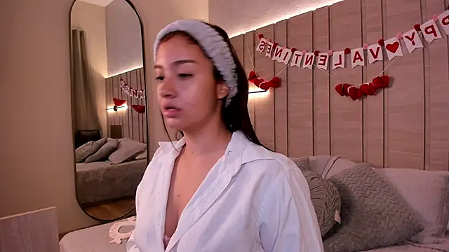 Zoe Mendez online show from February 14, 12:13 pm