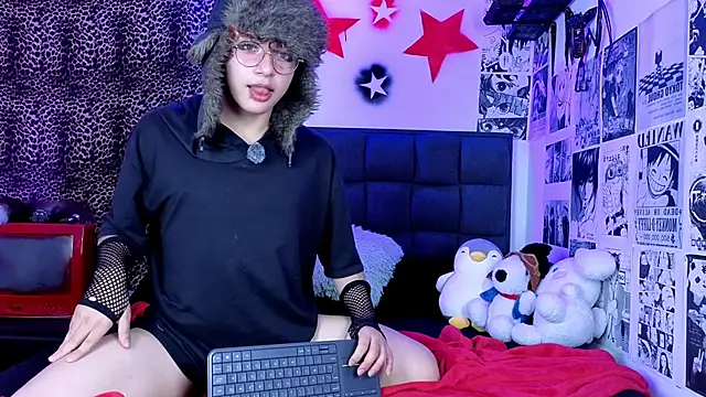 Snapshot of Apolo_Ushi chatting on November 23, 7:57 pm Apolo Ushi online show from November 23, 7:57 pm