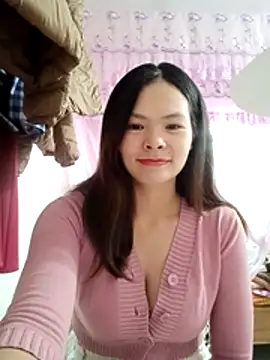 quynhquynh  online show from January 10, 2:13 am