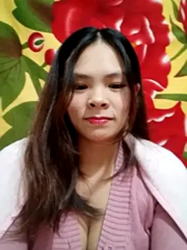 quynhquynh  online show from January 15, 2:21 pm