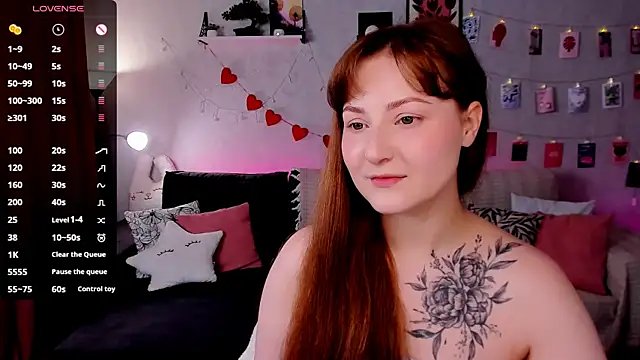 Snapshot of velvet_cherry_ chatting on July 11, 8:50 am velvet cherry online show from July 11, 8:50 am