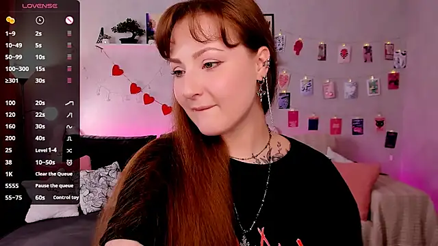 Snapshot of velvet_cherry_ chatting on July 22, 8:50 am velvet cherry online show from July 22, 8:50 am