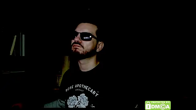 Snapshot of justshutupandwatch chatting on December 14, 10:20 am justshutupandwatch online show from December 14, 10:20 am