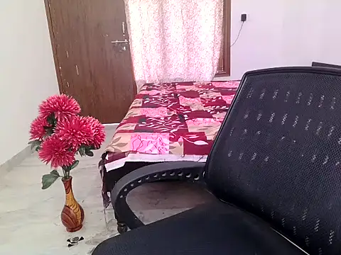 Snapshot of shivani_sharma_2 chatting on November 23, 8:03 am shivani sharma 2 online show from November 23, 8:03 am