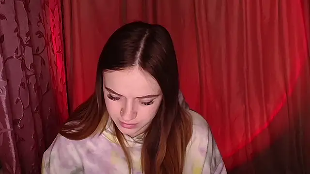 Illa May online show from March 4, 7:31 pm