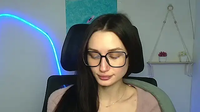 Stella XO online show from February 13, 7:04 am