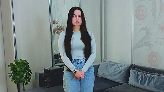 Snapshot of UmbraViola chatting on December 14, 1:05 pm UmbraViola online show from December 14, 1:05 pm