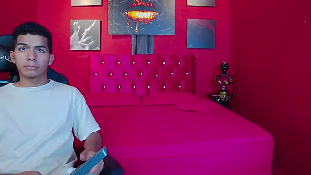 Noah Greenhart online show from January 11, 3:06 pm