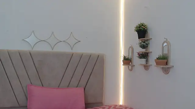 xoxo melany online show from April 14, 12:11 pm