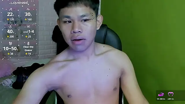 Snapshot of tommy_cherry_ chatting on November 24, 3:34 pm tommy cherry online show from November 24, 3:34 pm