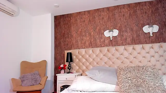 Snapshot of DaimondJohnson chatting on January 11, 4:39 am DaimondJohnson online show from January 11, 4:39 am