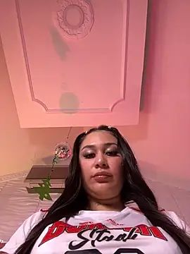 Snapshot of kylie_pregnat chatting on November 26, 1:01 pm kylie pregnat online show from November 26, 1:01 pm