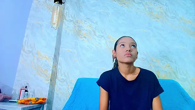 sofiaa little online show from December 2, 7:31 pm