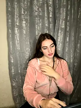 Snapshot of SabinaToffyy chatting on November 22, 5:34 pm SabinaToffyy online show from November 22, 5:34 pm