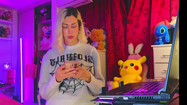 Snapshot of MadamBarbiee chatting on December 1, 5:12 am MadamBarbiee online show from December 1, 5:12 am