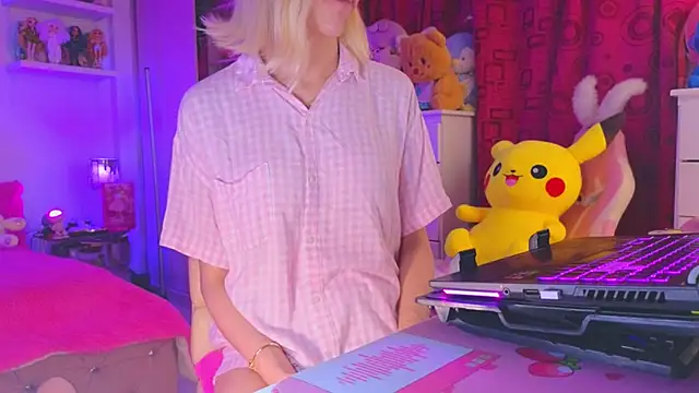 Snapshot of MadamBarbiee chatting on December 1, 11:54 pm MadamBarbiee online show from December 1, 11:54 pm