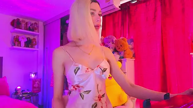 Snapshot of MadamBarbiee chatting on December 2, 6:14 pm MadamBarbiee online show from December 2, 6:14 pm