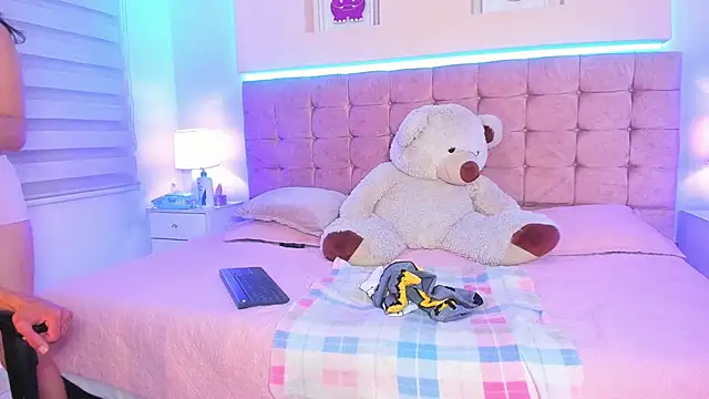 Katy Gomez  online show from November 30, 12:20 pm