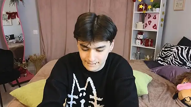 Snapshot of kevinhunter_ chatting on December 13, 7:53 pm kevinhunter online show from December 13, 7:53 pm