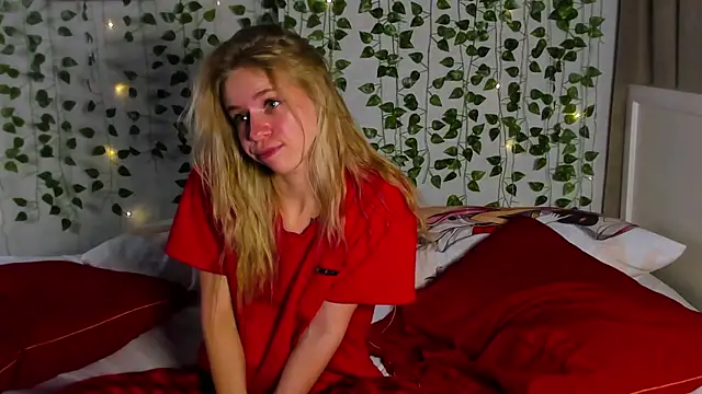 Snapshot of Cute_Beautiful_Princess chatting on November 27, 10:45 pm Cute Beautiful Princess online show from November 27, 10:45 pm