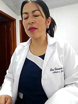 JustSamantha  online show from December 21, 11:39 am