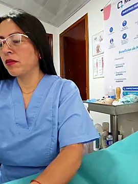 JustSamantha  online show from March 14, 11:59 am