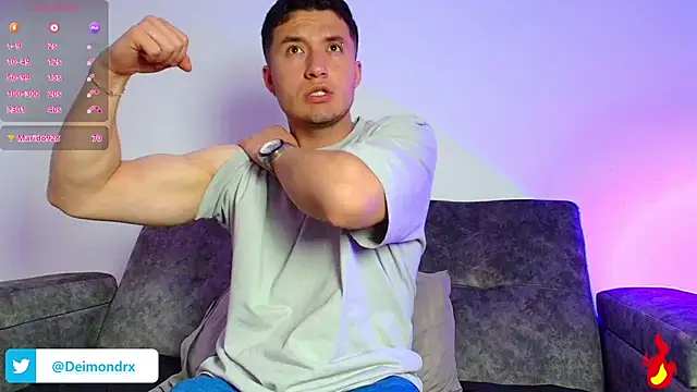 Snapshot of Ethan-Connor chatting on December 19, 8:27 pm Ethan-Connor online show from December 19, 8:27 pm