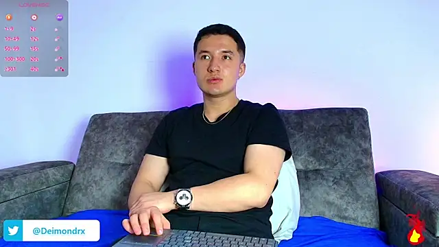 Snapshot of Ethan-Connor chatting on December 20, 11:50 am Ethan-Connor online show from December 20, 11:50 am