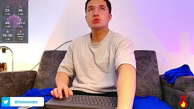 Snapshot of Ethan-Connor chatting on January 8, 12:18 pm Ethan-Connor online show from January 8, 12:18 pm