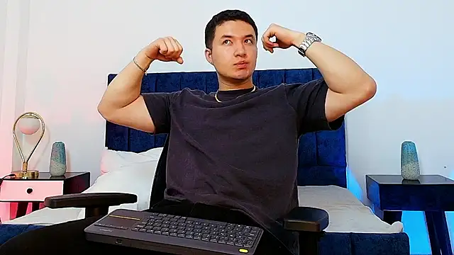 Snapshot of Ethan-Connor chatting on January 10, 12:40 pm Ethan-Connor online show from January 10, 12:40 pm