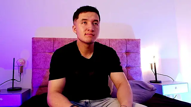 Snapshot of Ethan-Connor chatting on January 13, 12:21 pm Ethan-Connor online show from January 13, 12:21 pm