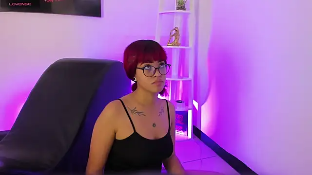 Taylor  Watson online show from February 12, 7:09 pm