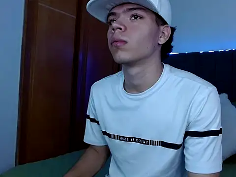 Snapshot of Lincon_Ale chatting on November 29, 7:28 pm Lincon Ale online show from November 29, 7:28 pm