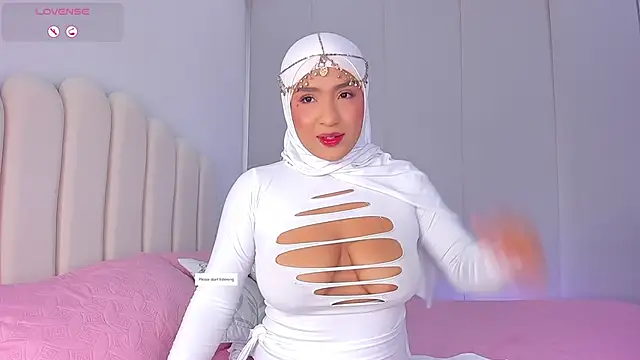 Amira-Zahra online show from June 26, 10:25 pm