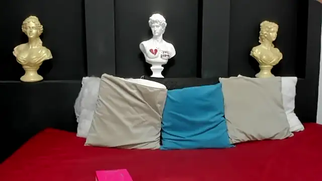 emilyrousee01 online show from April 4, 7:11 pm