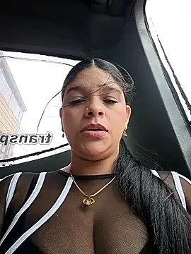 Layla-daring online show from March 5, 7:10 pm