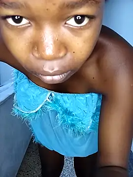 Snapshot of AngelaAbi chatting on November 27, 7:21 am AngelaAbi online show from November 27, 7:21 am