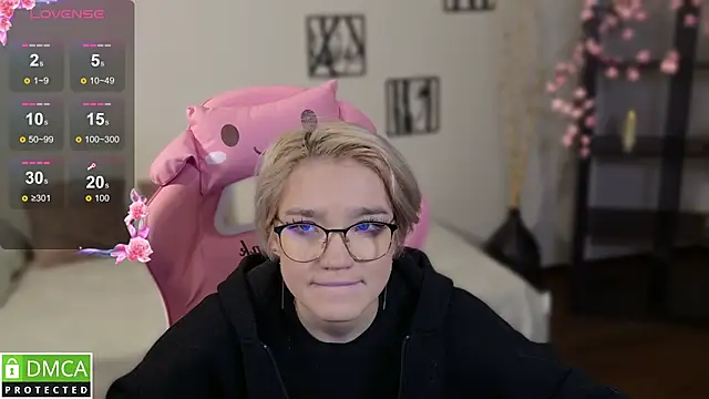 Megan Lora online show from November 23, 1:49 am