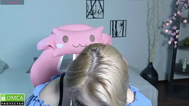 Megan Lora online show from January 16, 12:58 am