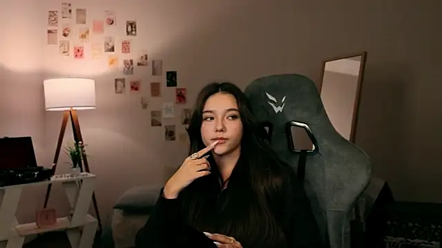 Vexorine online show from November 29, 8:01 pm