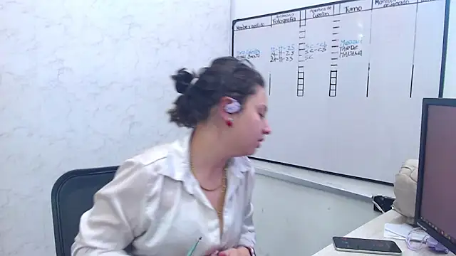 Snapshot of Alice_Sinclair_ chatting on November 24, 12:38 pm Alice Sinclair online show from November 24, 12:38 pm