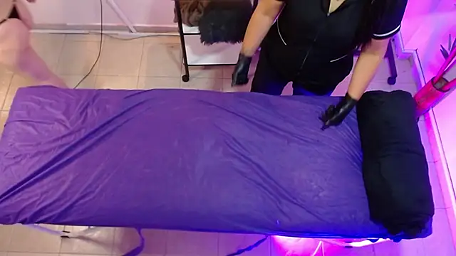 Snapshot of Alice_Sinclair_ chatting on November 27, 12:18 pm Alice Sinclair online show from November 27, 12:18 pm