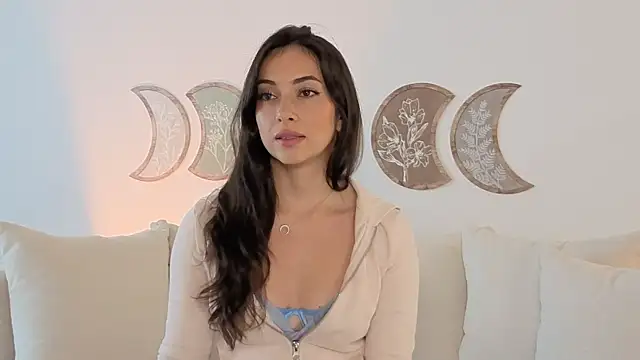 IsabellaSandoval online show from April 27, 7:45 pm