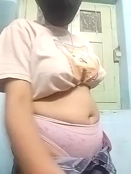 Snapshot of Miss_tinaaa chatting on December 4, 12:14 pm Miss tinaaa online show from December 4, 12:14 pm