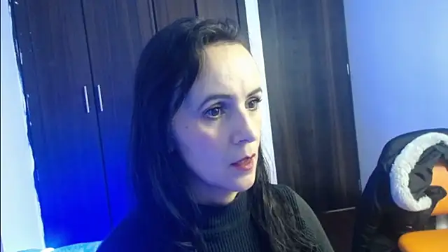 Juliana  lx online show from November 28, 12:52 pm