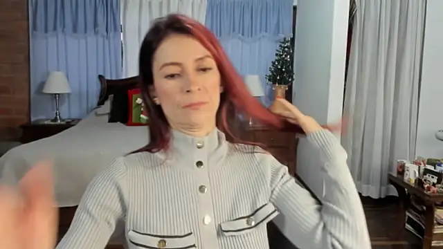 Snapshot of Charlotte-Willson chatting on December 13, 10:59 pm Charlotte-Willson online show from December 13, 10:59 pm