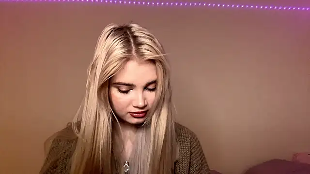 Snapshot of KarissaBoisse chatting on November 26, 5:36 pm KarissaBoisse online show from November 26, 5:36 pm