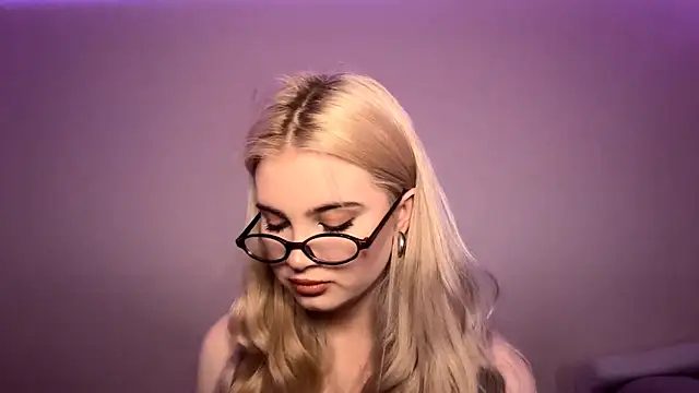 Snapshot of KarissaBoisse chatting on November 29, 5:38 pm KarissaBoisse online show from November 29, 5:38 pm