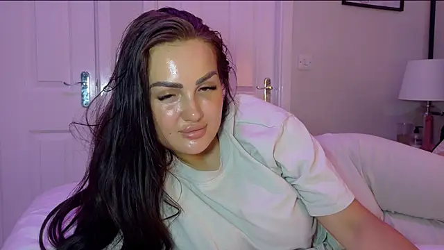 Snapshot of Ruby_brooksxo chatting on July 12, 8:55 pm Ruby brooksxo online show from July 12, 8:55 pm
